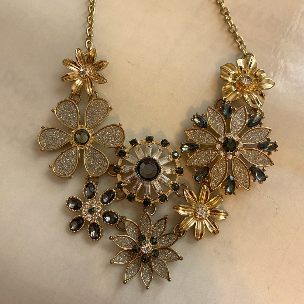 Woman’s necklace